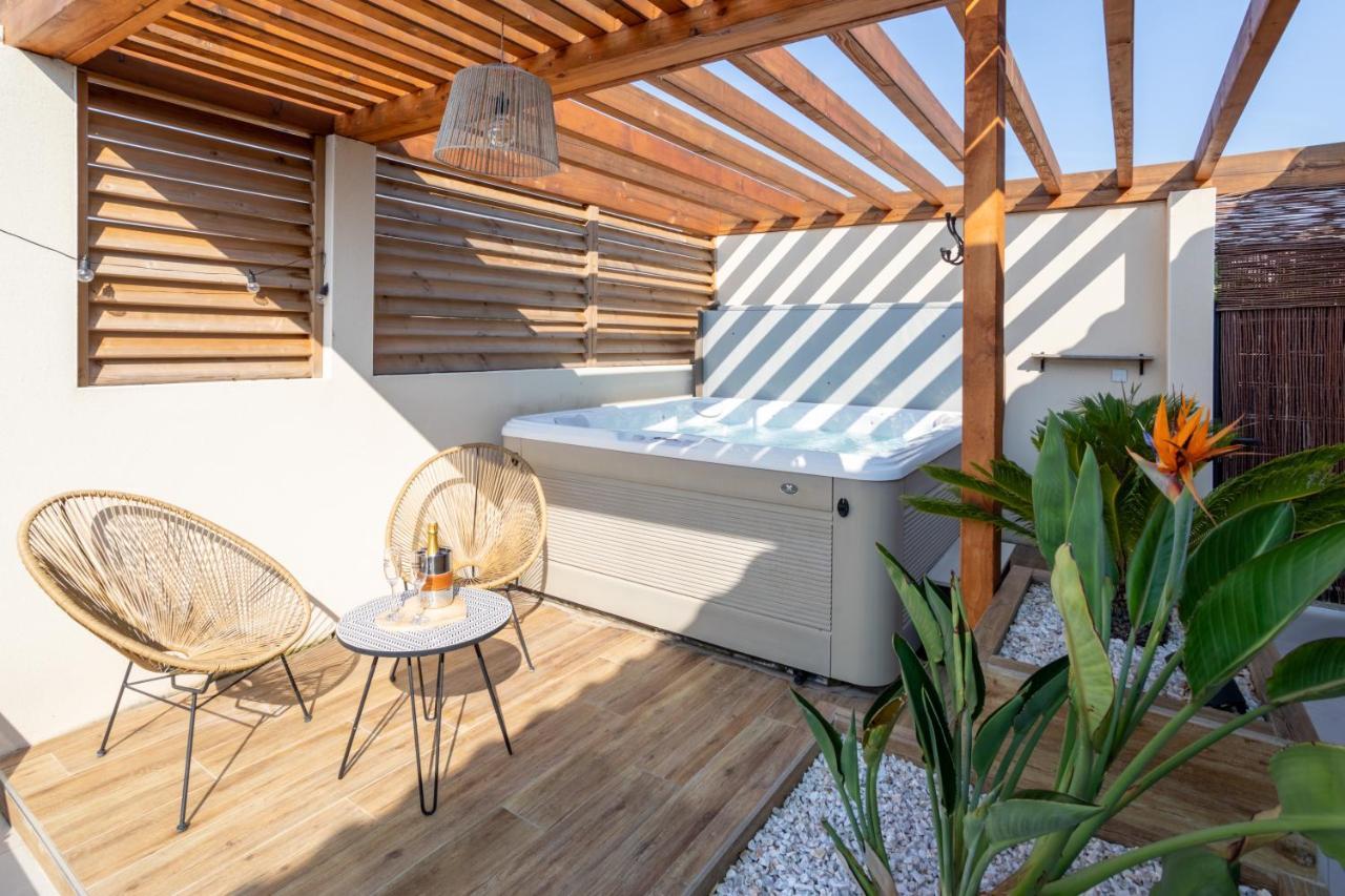 L'Entre Deux-Suite Romantique - Jacuzzi Privatif - Clim Reversible - Wifi Le Somail エクステリア 写真