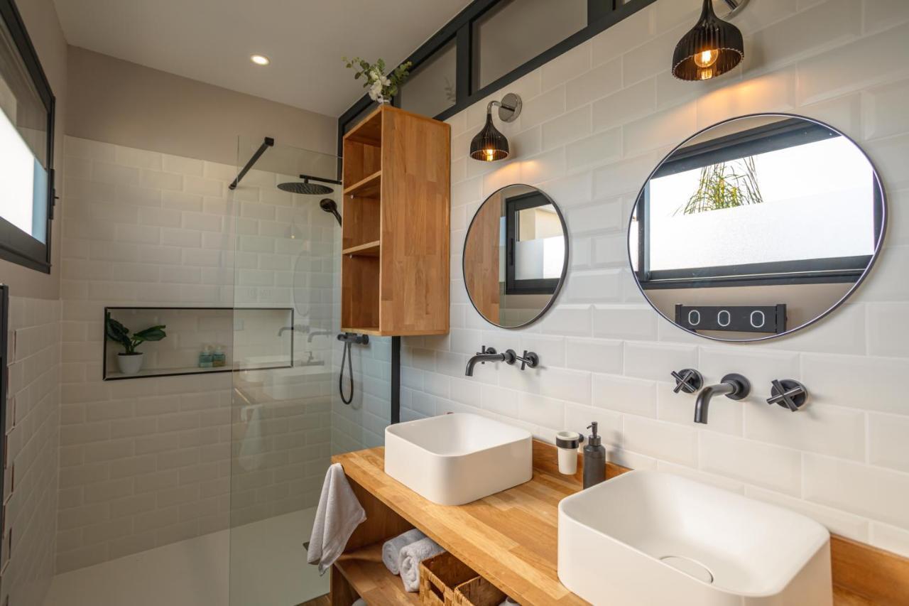 L'Entre Deux-Suite Romantique - Jacuzzi Privatif - Clim Reversible - Wifi Le Somail エクステリア 写真